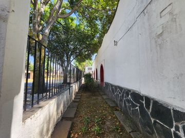 Casa de una planta para Remodelar en Av Hidalgo, Colonia San Bernardino.