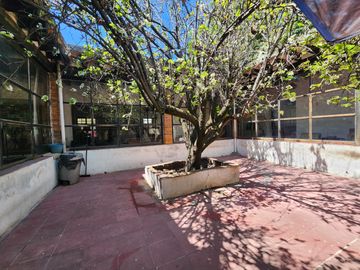Casa de una planta para Remodelar en Av Hidalgo, Colonia San Bernardino.