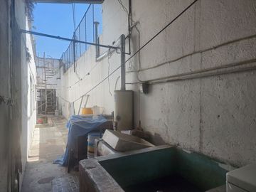 Casa de una planta para Remodelar en Av Hidalgo, Colonia San Bernardino.