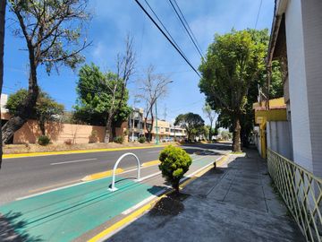 Casa de una planta para Remodelar en Av Hidalgo, Colonia San Bernardino.