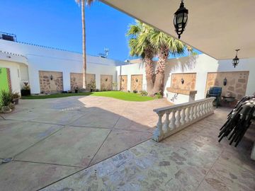 Casa en venta de uso de suelo mixto en Colonia Modelo