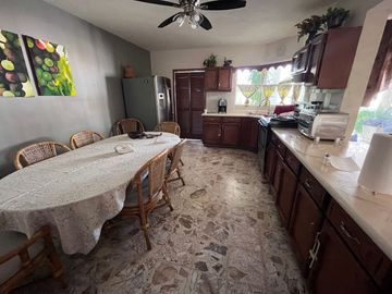 Casa en venta de uso de suelo mixto en Colonia Modelo