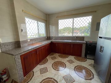 En Venta Casa Rentera en Urb. Colinas del Pacifico en Playas Villamil