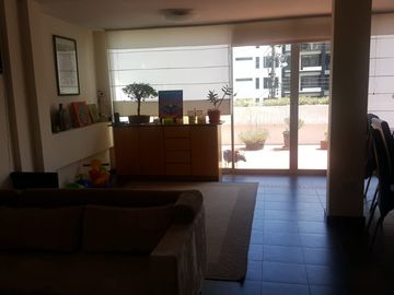Casa Rentera o Terreno con Potencial en Venta en La Paz Iñaquito