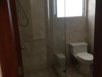 Casa Rentera o Terreno con Potencial en Venta en La Paz Iñaquito