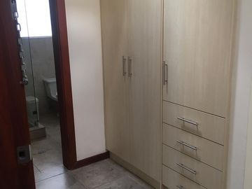 Casa Rentera o Terreno con Potencial en Venta en La Paz Iñaquito