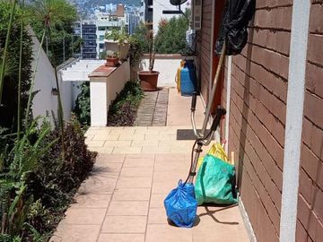 Casa Rentera o Terreno con Potencial en Venta en La Paz Iñaquito