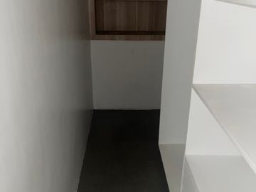 3 BEDROOMS CONDO IN TIMOG AVE NEAR MRT STATION, MALLS AND SCHOOLS