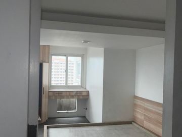3 BEDROOMS CONDO IN TIMOG AVE NEAR MRT STATION, MALLS AND SCHOOLS