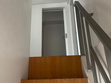3 BEDROOMS CONDO IN TIMOG AVE NEAR MRT STATION, MALLS AND SCHOOLS