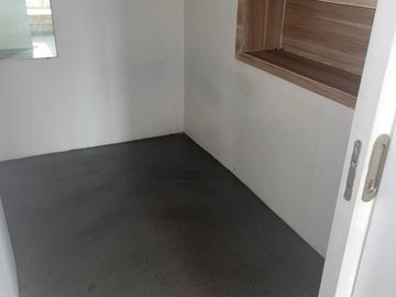 3 BEDROOMS CONDO IN TIMOG AVE NEAR MRT STATION, MALLS AND SCHOOLS