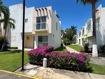 Venta casa 3 recámaras terrarium residencial en Acapulco Diamante