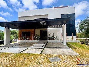 ESPECTACULAR CASA EN CANCUN COUNTRY CLUB