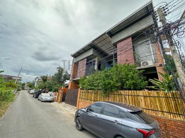 Modern Loft Style 2 Storey House for Sale or Rent near Airport