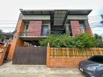 Modern Loft Style 2 Storey House for Sale or Rent near Airport