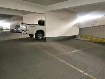 VENDE OFICINA, COMPAÑÍA CON AMUNATEGUI, SANTIAGO, 34 M2, 1 PRIVADO, PLANTA LIBRE, BAÑO, KITCHENETTE, CON OPCION DE ESTACIONAMIENTO