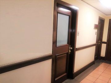VENDE OFICINA, COMPAÑÍA CON AMUNATEGUI, SANTIAGO, 34 M2, 1 PRIVADO, PLANTA LIBRE, BAÑO, KITCHENETTE, CON OPCION DE ESTACIONAMIENTO