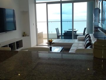 VENDO EXCELENTE DEPARTAMENTO EN LA PLAYA DE TONSUPA EN GRAN DIAMOND BEACH