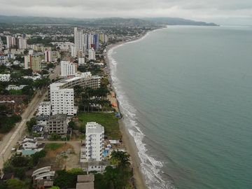 VENDO EXCELENTE DEPARTAMENTO EN LA PLAYA DE TONSUPA EN GRAN DIAMOND BEACH