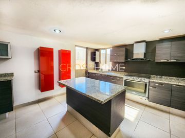 CASA EN VENTA, JURIQUILLA, QRO.