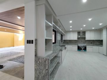 Brandnew House for Sale in Portofino Las Pinas -with Pool