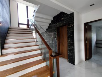 Brandnew House for Sale in Portofino Las Pinas -with Pool