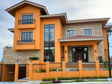 Brandnew House for Sale in Portofino Las Pinas -with Pool