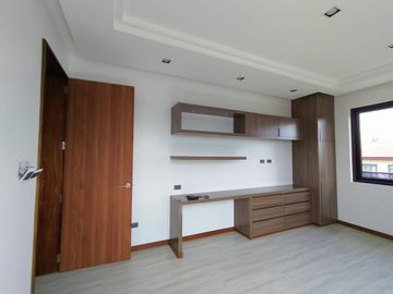 Brandnew House for Sale in Portofino Las Pinas -with Pool