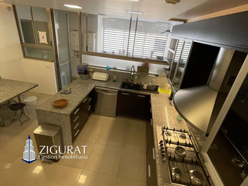 Penthouse en venta en Av. Golf Los Inkas