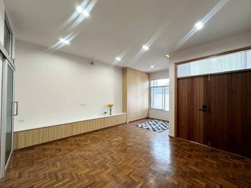 Townhome for sale, newly renovated, beautiful, good location, close to Chiang Mai University only 5 minutes, Nimman, Ton Phayom Market, airport only 1