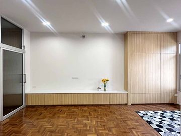 Townhome for sale, newly renovated, beautiful, good location, close to Chiang Mai University only 5 minutes, Nimman, Ton Phayom Market, airport only 1