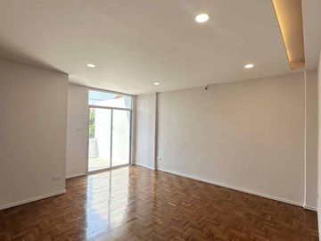 Townhome for sale, newly renovated, beautiful, good location, close to Chiang Mai University only 5 minutes, Nimman, Ton Phayom Market, airport only 1