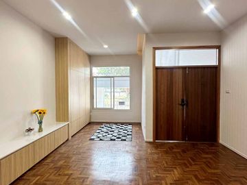 Townhome for sale, newly renovated, beautiful, good location, close to Chiang Mai University only 5 minutes, Nimman, Ton Phayom Market, airport only 1