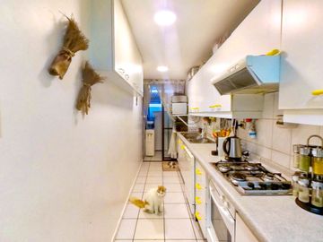 Se Vende 2 Dormitorios, Estacionamiento, Colón, Las Condes