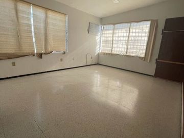 VENTA | CASA CON AMPLIO PATIO 4 RECAMARAS FRACCIONAMIENTO REFORMA