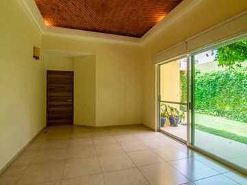Linda casa en Riberas del pilar! PRECIO REDUCIDO!!
