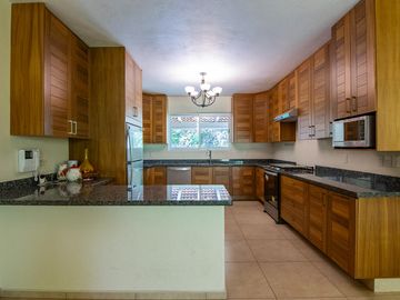 Linda casa en Riberas del pilar! PRECIO REDUCIDO!!