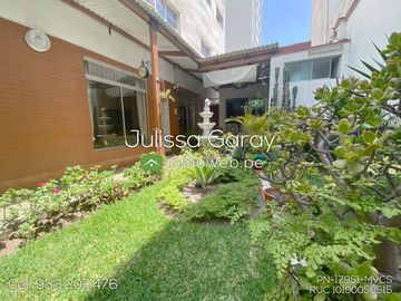 Venta de dpto tipo casa 1er piso con jardín, patio y 2 terrazas en Miraflores – Alt. Cdra 42 Av. Arequipa