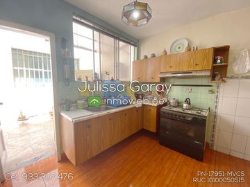 Venta de dpto tipo casa 1er piso con jardín, patio y 2 terrazas en Miraflores – Alt. Cdra 42 Av. Arequipa
