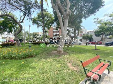 Venta de dpto tipo casa 1er piso con jardín, patio y 2 terrazas en Miraflores – Alt. Cdra 42 Av. Arequipa