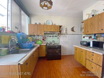 Venta de dpto tipo casa 1er piso con jardín, patio y 2 terrazas en Miraflores – Alt. Cdra 42 Av. Arequipa