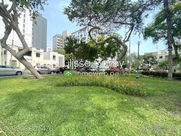 Venta de dpto tipo casa 1er piso con jardín, patio y 2 terrazas en Miraflores – Alt. Cdra 42 Av. Arequipa