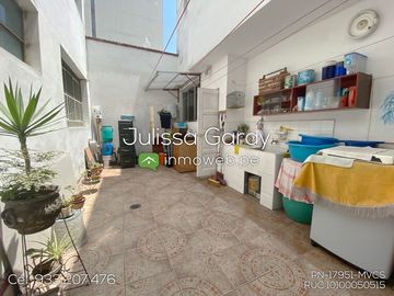Venta de dpto tipo casa 1er piso con jardín, patio y 2 terrazas en Miraflores – Alt. Cdra 42 Av. Arequipa