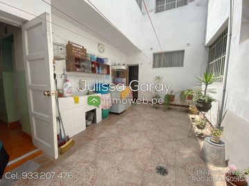 Venta de dpto tipo casa 1er piso con jardín, patio y 2 terrazas en Miraflores – Alt. Cdra 42 Av. Arequipa