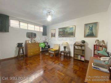 Venta de dpto tipo casa 1er piso con jardín, patio y 2 terrazas en Miraflores – Alt. Cdra 42 Av. Arequipa