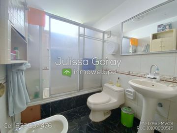 Venta de dpto tipo casa 1er piso con jardín, patio y 2 terrazas en Miraflores – Alt. Cdra 42 Av. Arequipa