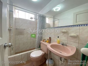 Venta de dpto tipo casa 1er piso con jardín, patio y 2 terrazas en Miraflores – Alt. Cdra 42 Av. Arequipa