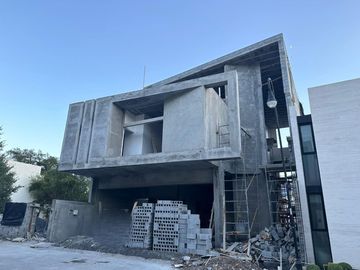 Casa en venta en carretera nacional, zona el uro, Col. La Joya