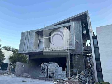Casa en venta en carretera nacional, zona el uro, Col. La Joya