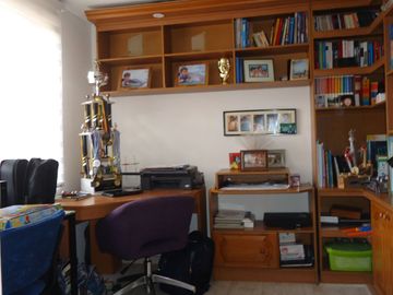 VENDO HERMOSA CASA
